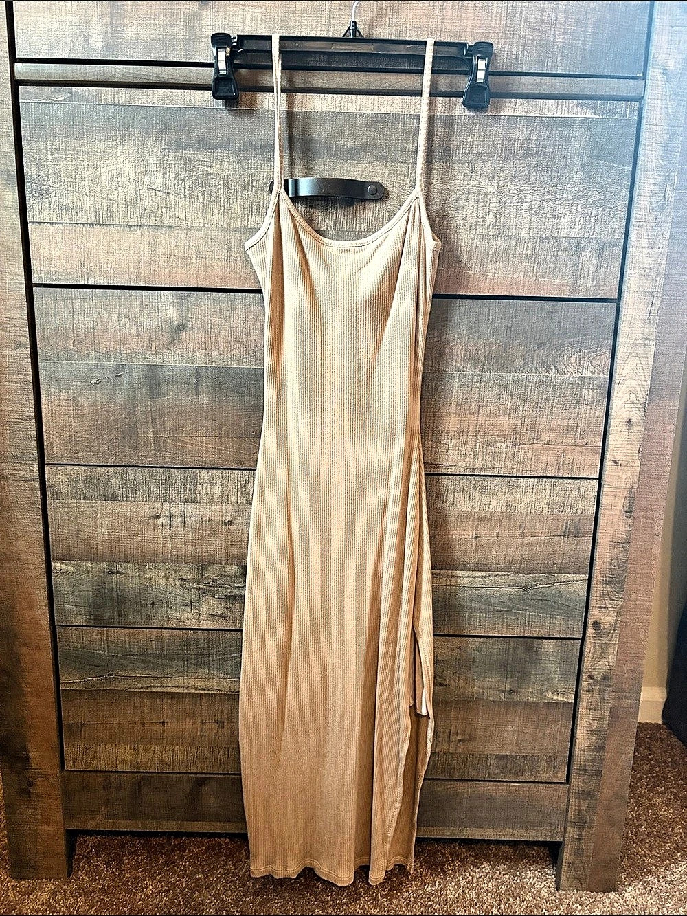 Ribbed Maxi Dress in Brown